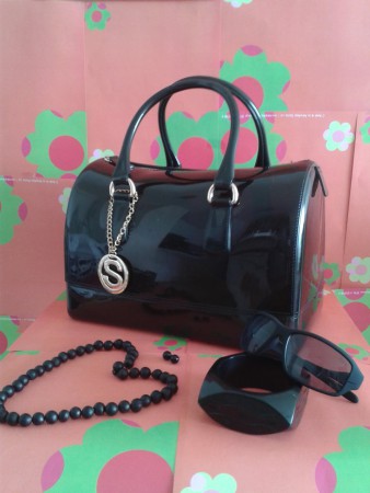 Cartera Tipo Baul Perla Negra